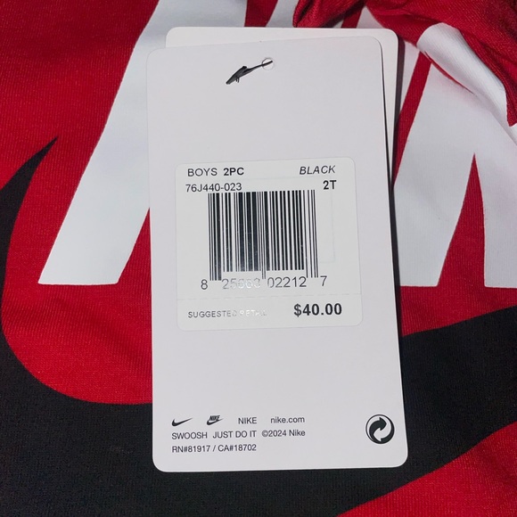 New Nike 2 Piece Set Shirt & Shorts ~ Red, Black , White ~ Size 2T - Picture 3 of 5